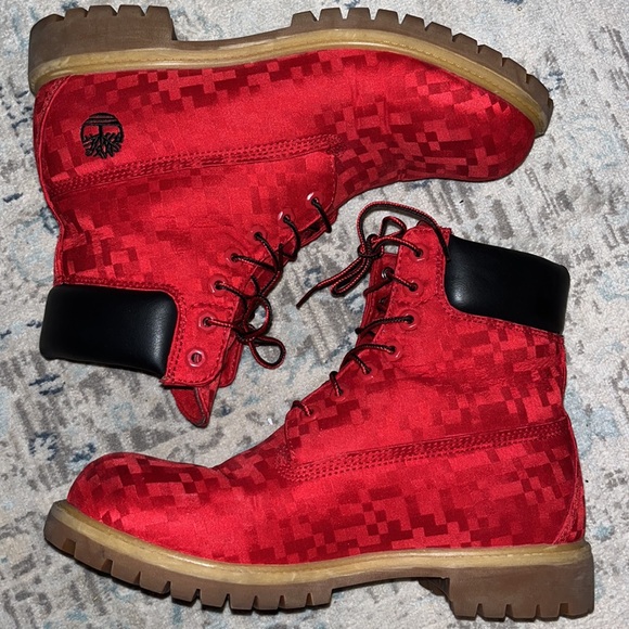 Limited edition red checkered board timberlands - Picture 3 of 14